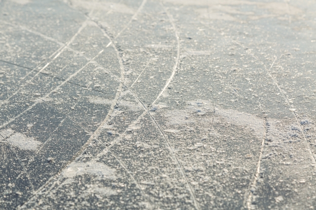 無人のスケートリンクの画像